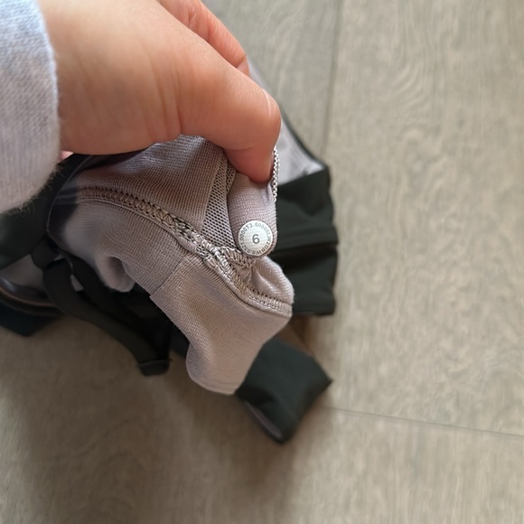 EUC still now bra dark olive size 6 lululemon - Picture 6 of 6